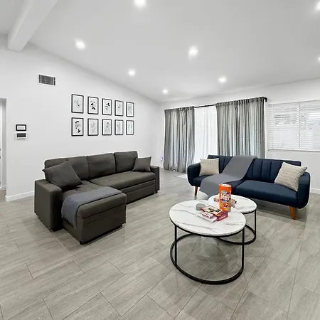 Modern Home For Large Families By Disney & Knotts